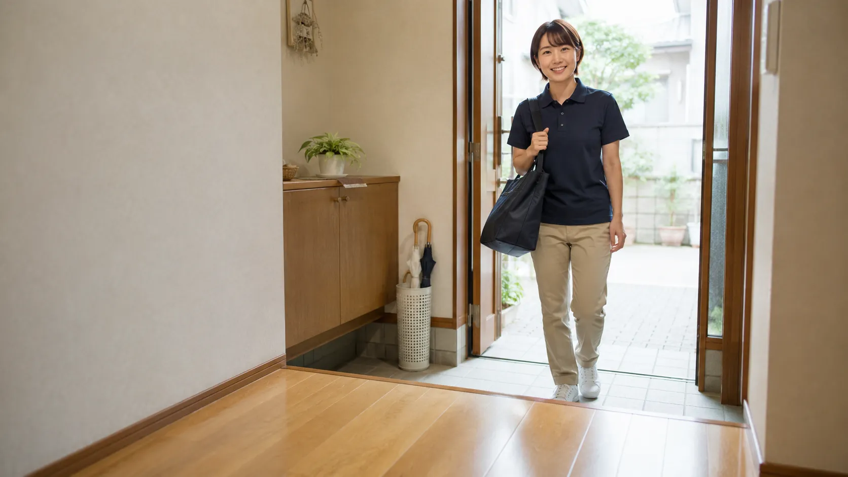 訪問バッグを持つ看護師